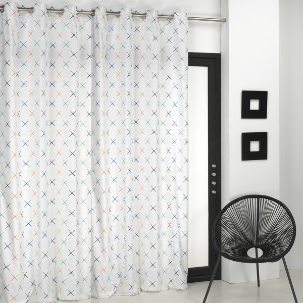 Cortina confeccionada con ollaos BRUNA de Camatex Cortina confeccionada con ollaos BRUNA de Camatex