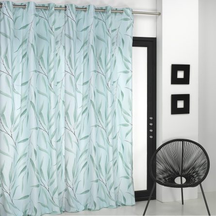 Cortina confeccionada con ollaos BAMBU de Camatex